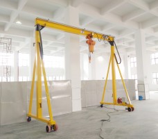 電動(dòng)行走龍門架起重機(jī)